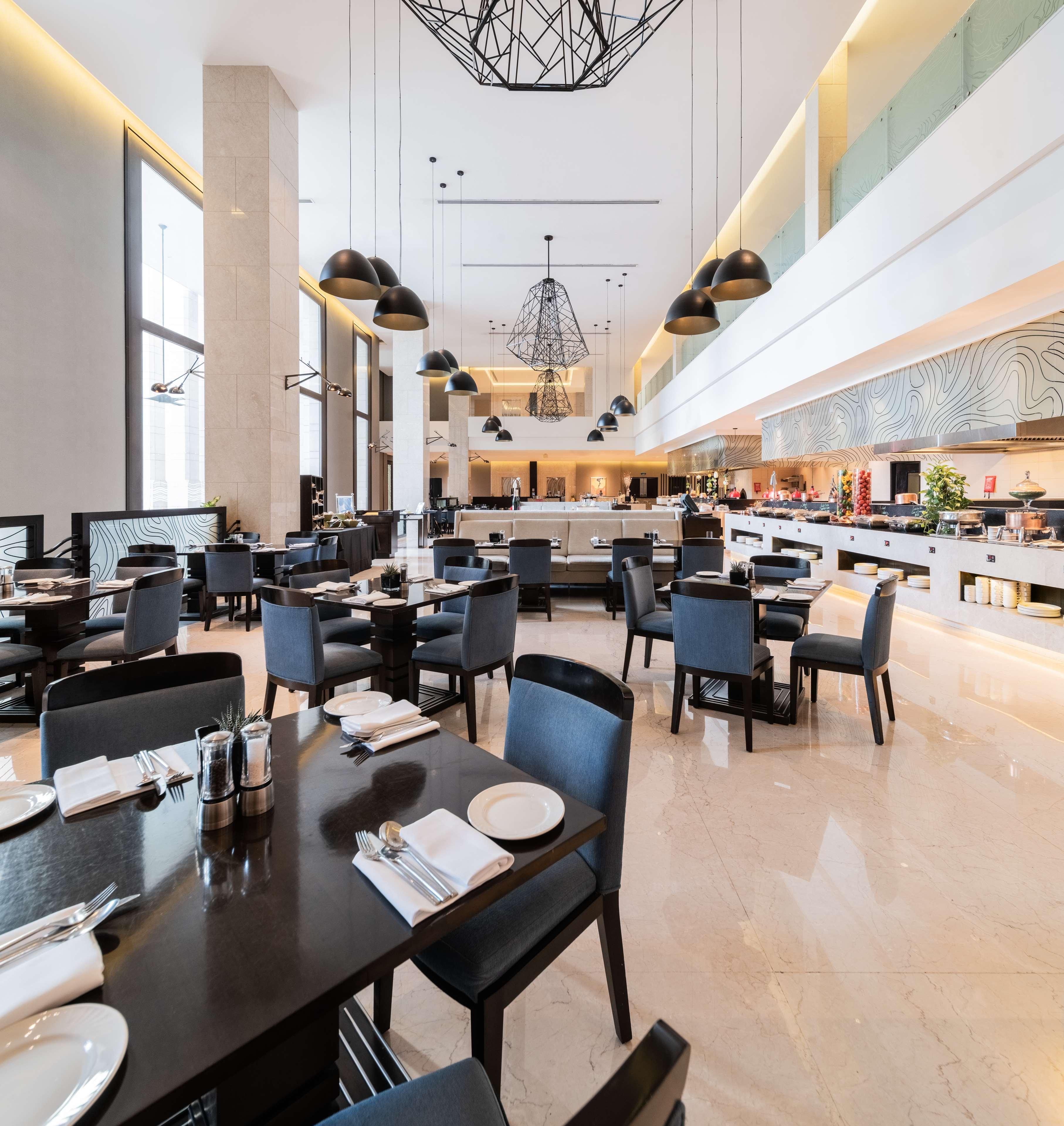 Radisson Collection Muscat, Hormuz Grand Hotel Ngoại thất bức ảnh The restaurant