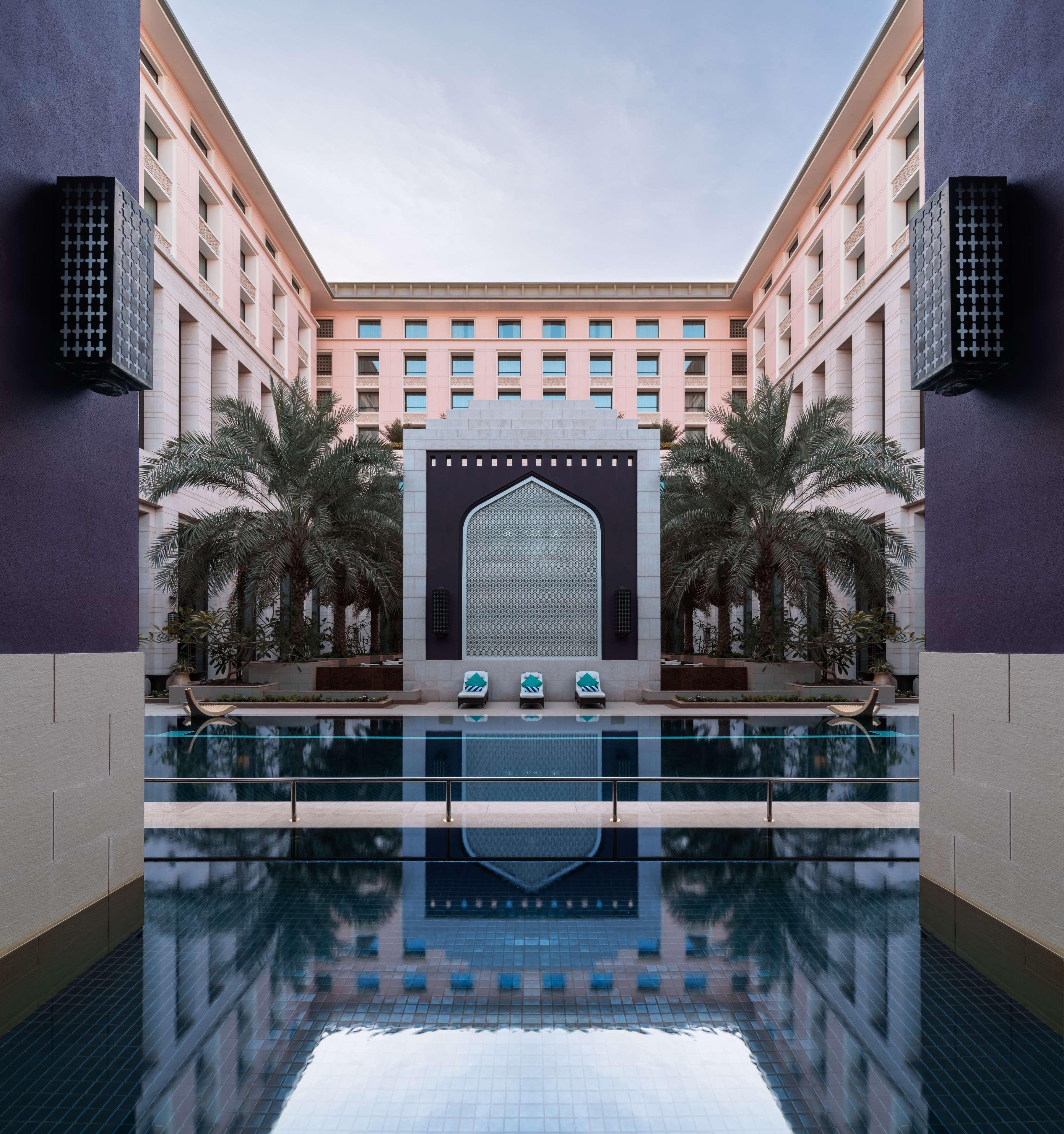 Radisson Collection Muscat, Hormuz Grand Hotel Ngoại thất bức ảnh The hotel's courtyard