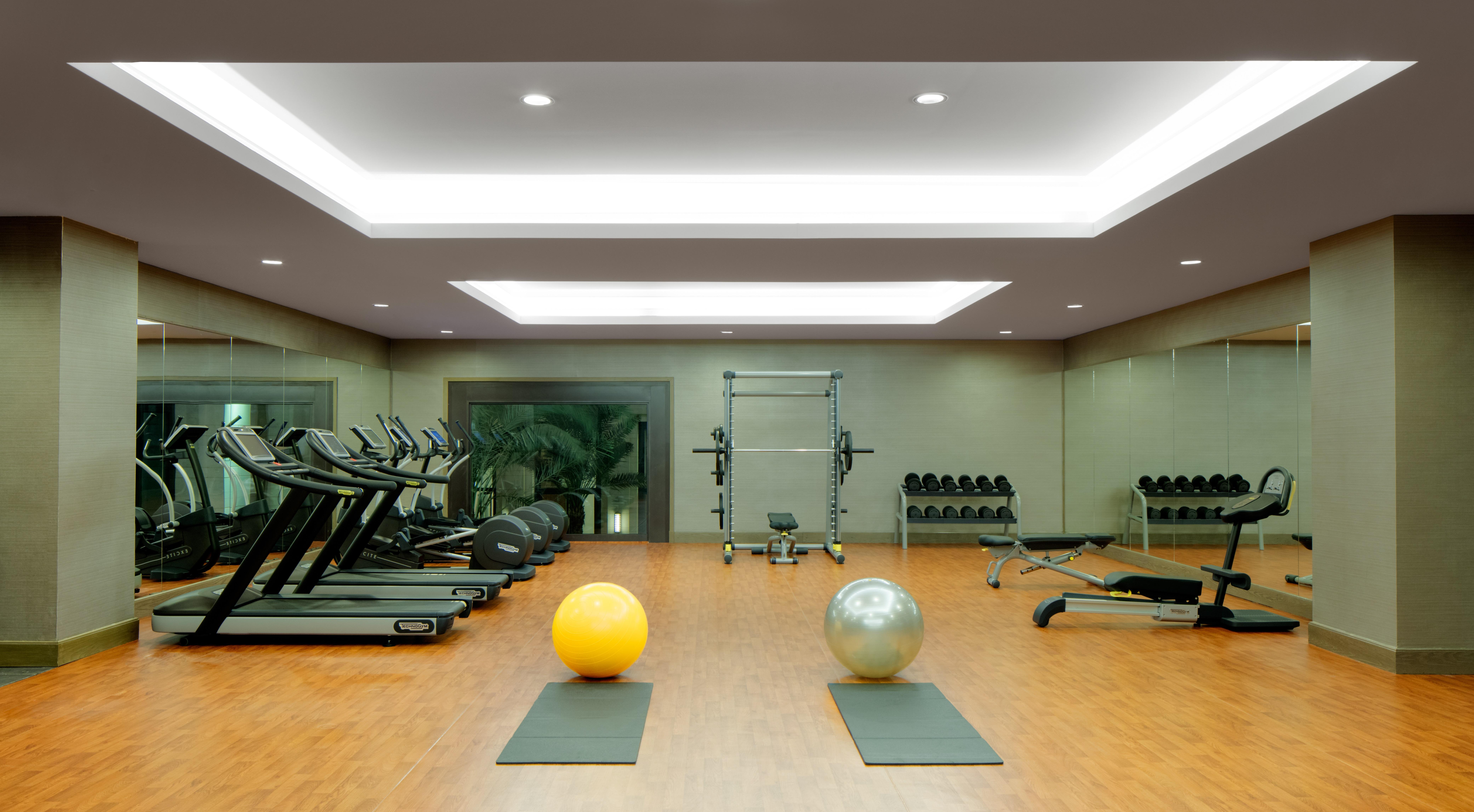 Radisson Collection Muscat, Hormuz Grand Hotel Ngoại thất bức ảnh The gym at the hotel