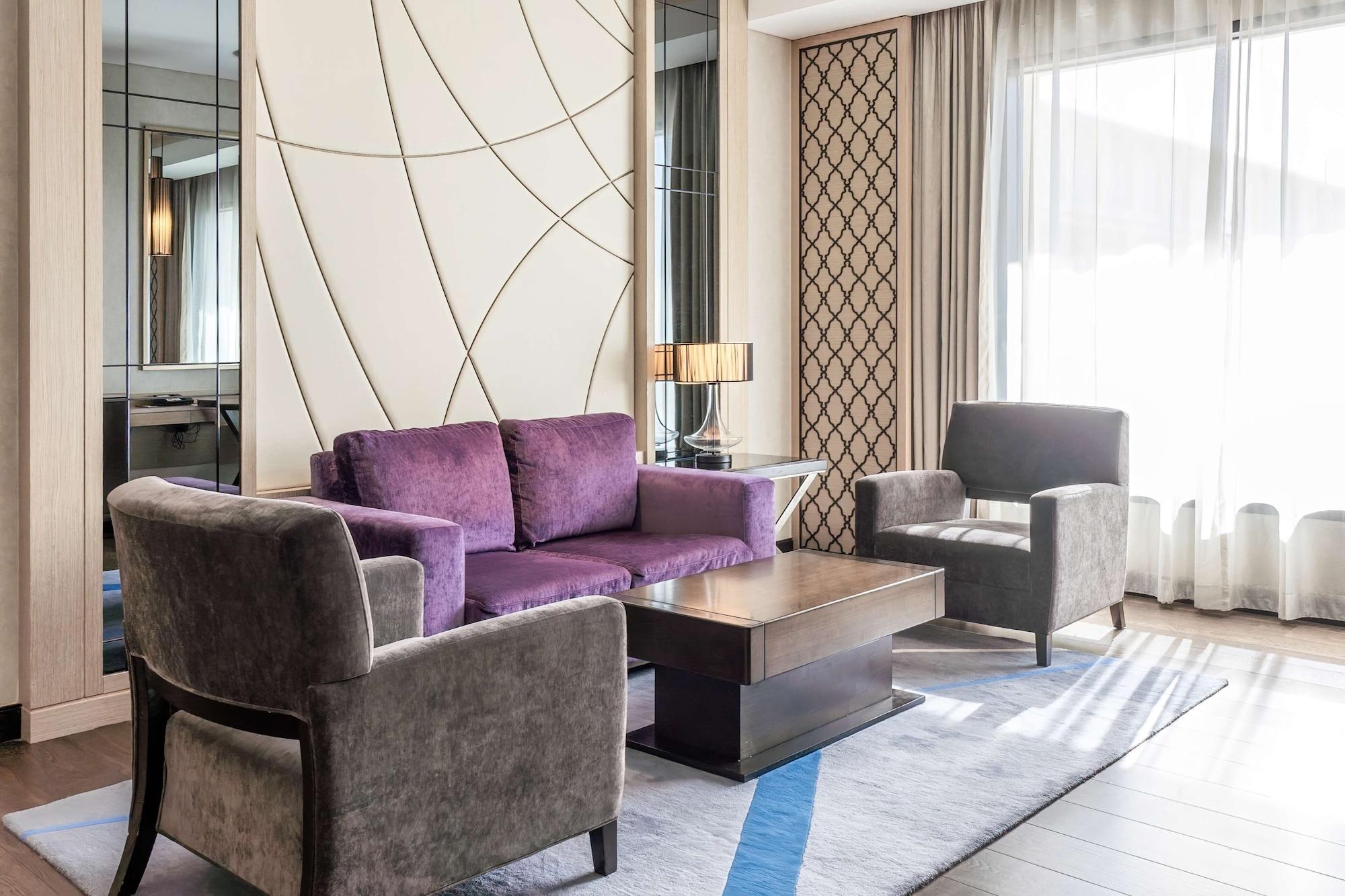 Radisson Collection Muscat, Hormuz Grand Hotel Ngoại thất bức ảnh A suite at the hotel