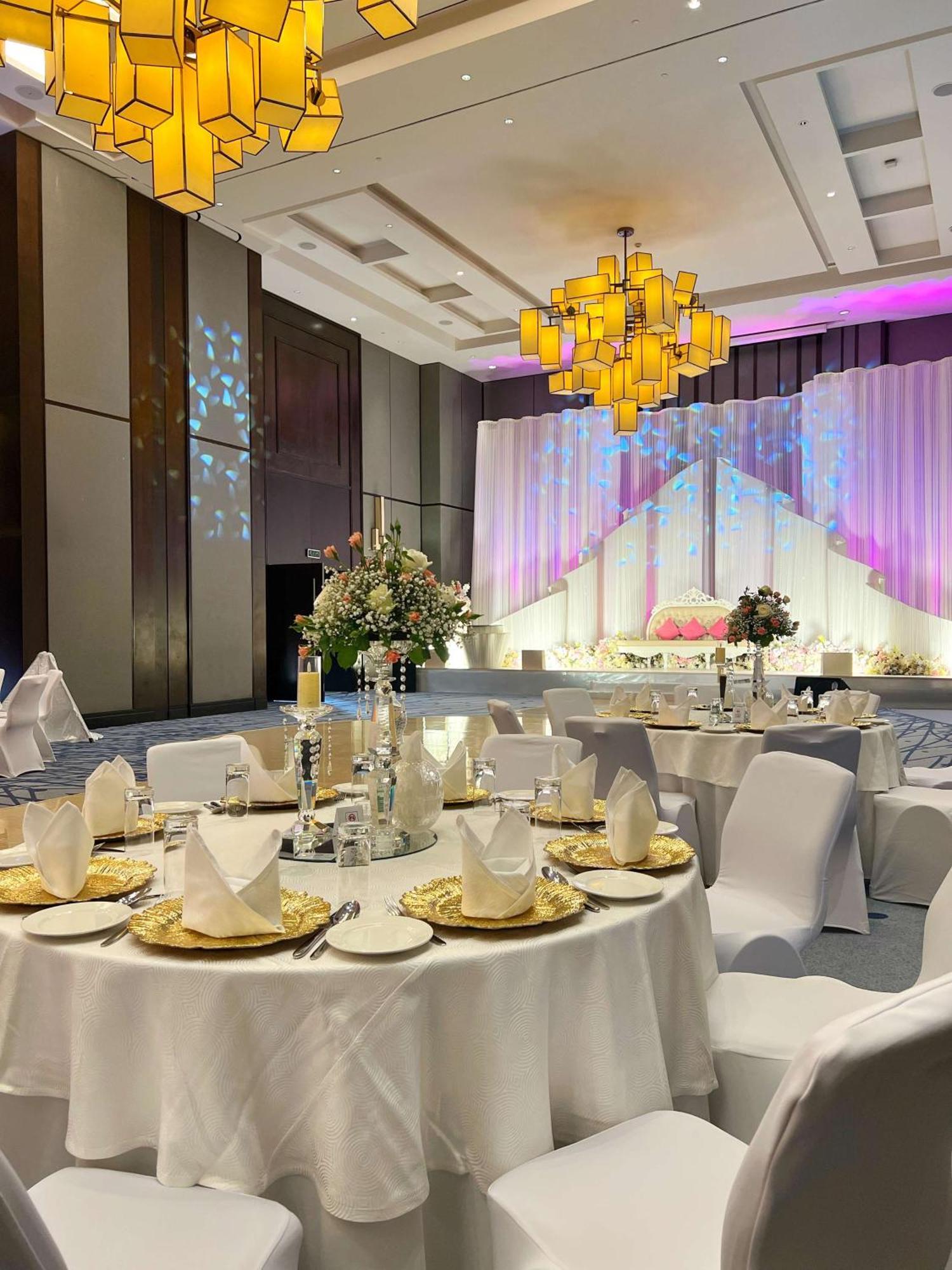 Radisson Collection Muscat, Hormuz Grand Hotel Ngoại thất bức ảnh Wedding reception at a hotel
